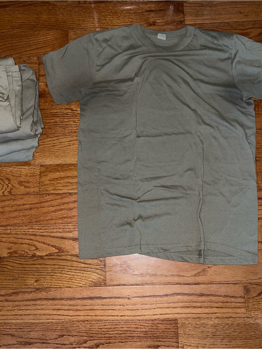 Army green undershirts t shirt size large (lot of 8 shirts one price)
